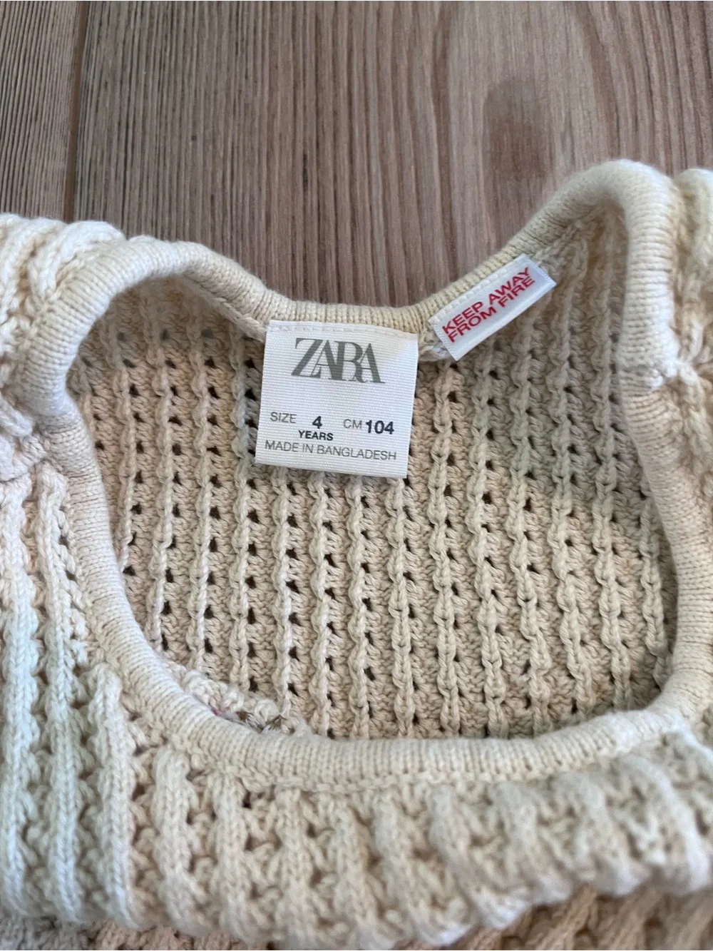 Zara Cream Crochet Shorts with Pink Flower Detail (4T)